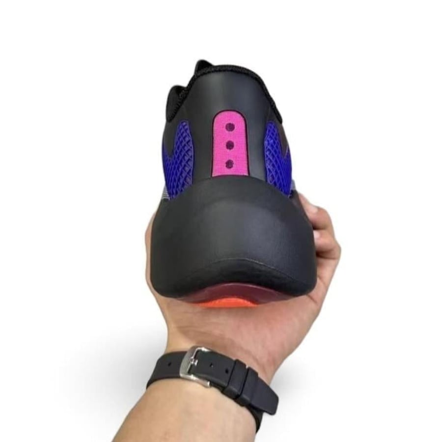 حذاء اديداس هايبربوست إيدج  Adidas Hyperboost Edg ازرق واسود للجنسين