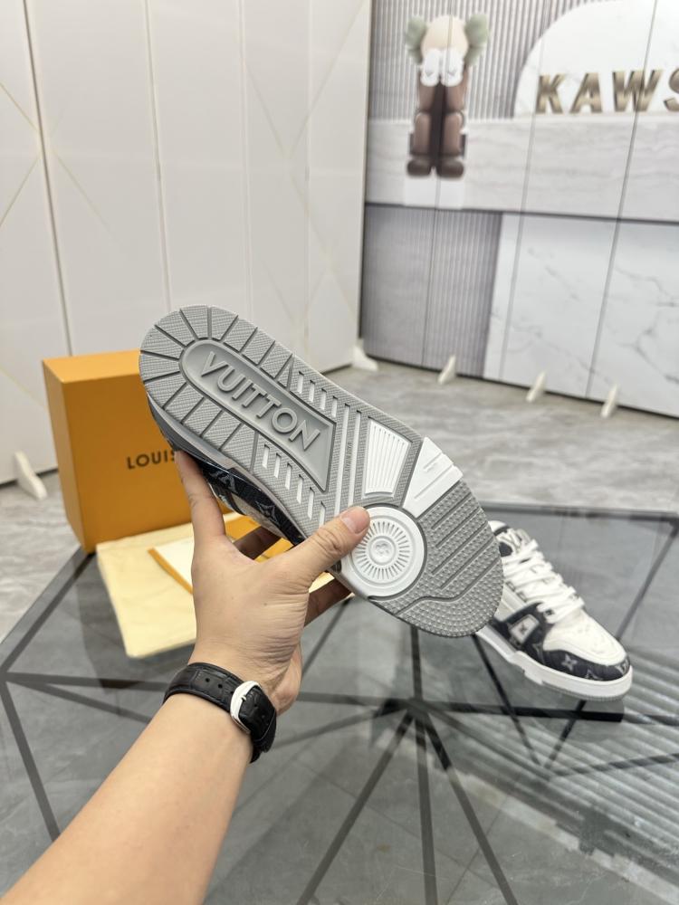 حذاء سنيكر لويس فيتون ترينر LV Trainer للجنسين