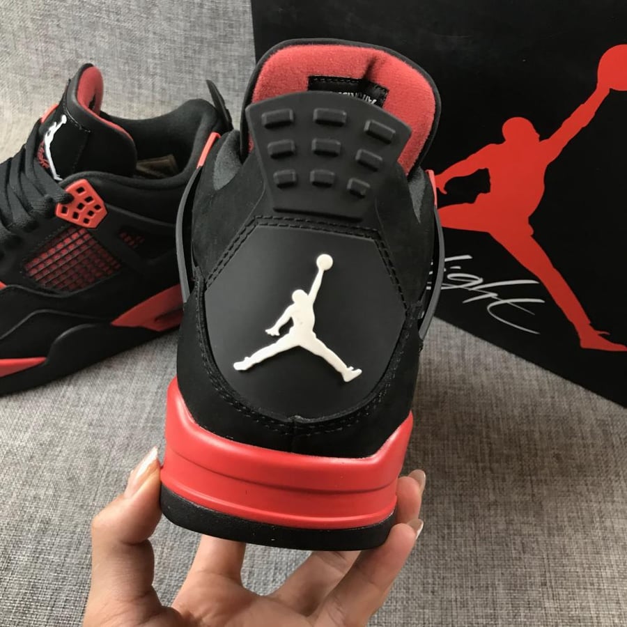 Air Jordan 4 Retro