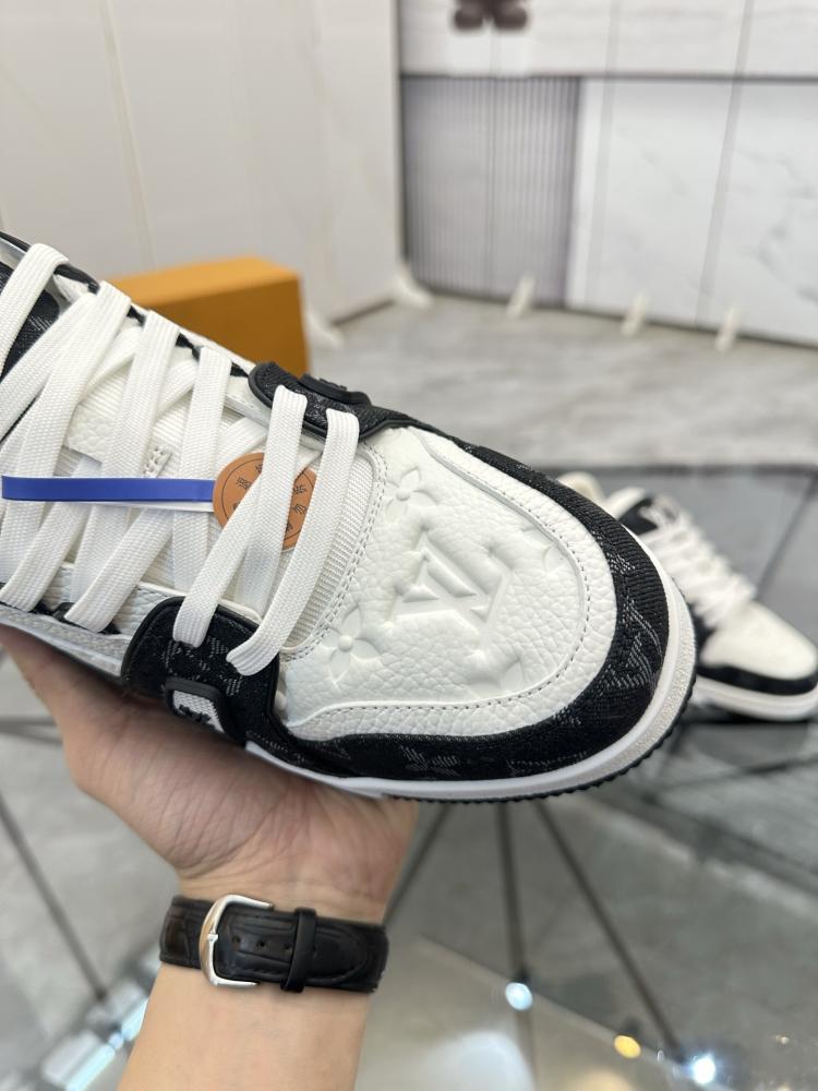 حذاء سنيكر لويس فيتون ترينر LV Trainer للجنسين
