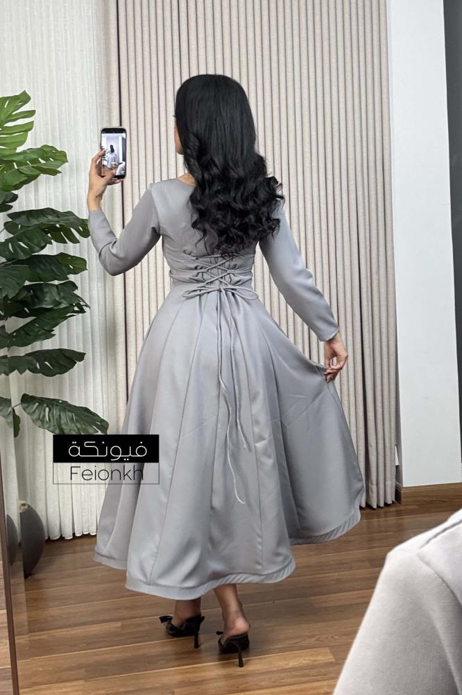 فستان رصاصي ناعم باكسسوار