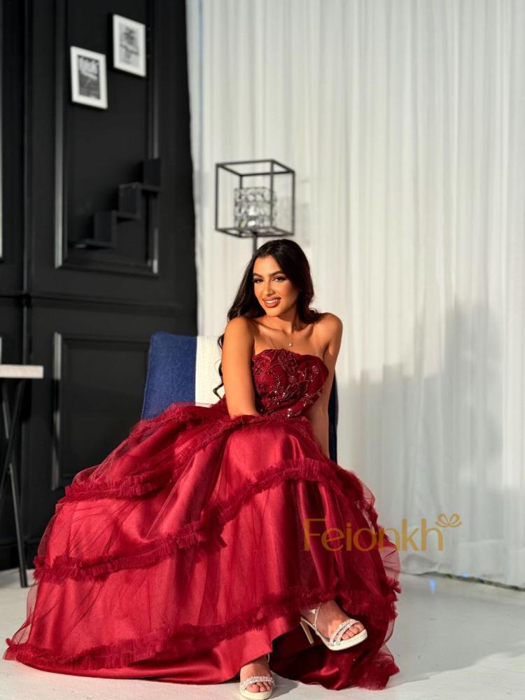 فستان: تل احمر  ناعم