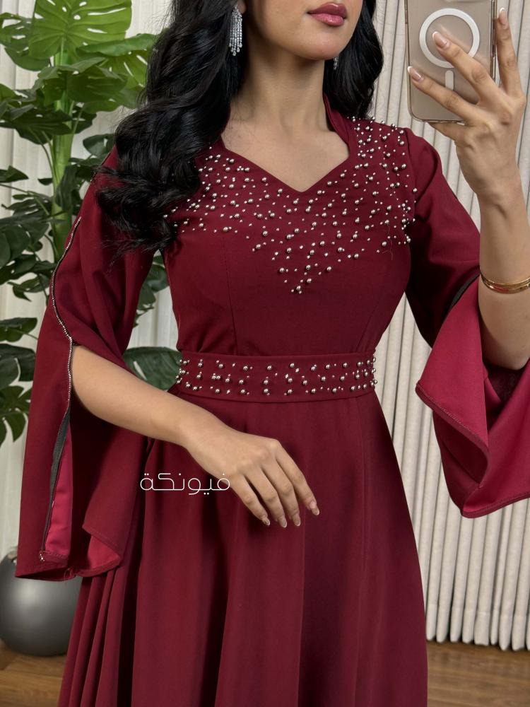 فستان احمر عيد ناعم