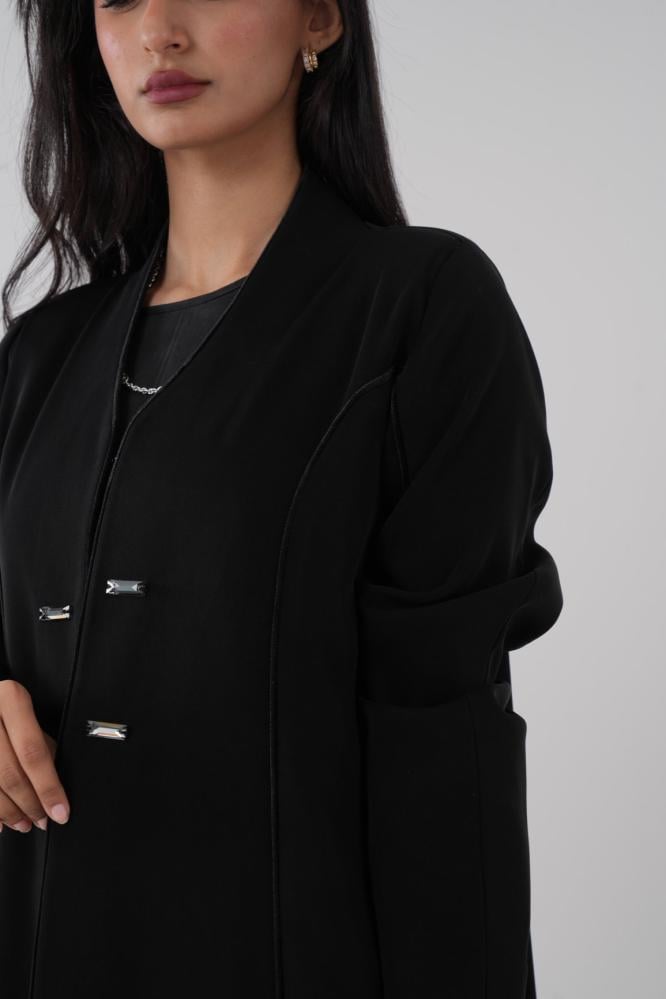 عبايه بليزر أسود محدده بمخمل وسوارفكسي  وفستان حرير مغسول 128