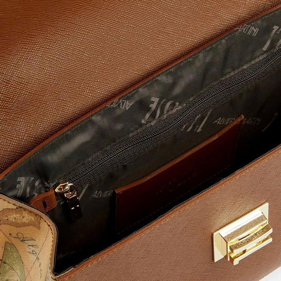 The Ferrero Martini bag with chestnut chain