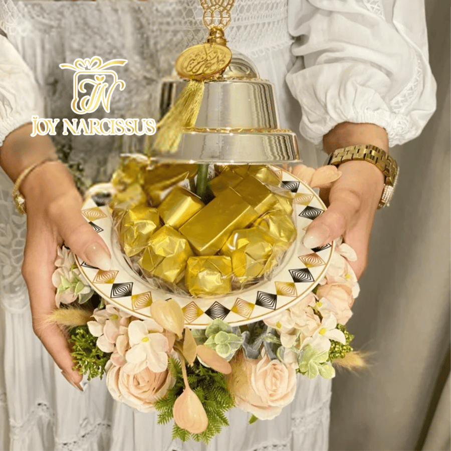 توزيعة العيد الفاخرة بلمسة مغربية وزينة ورود.