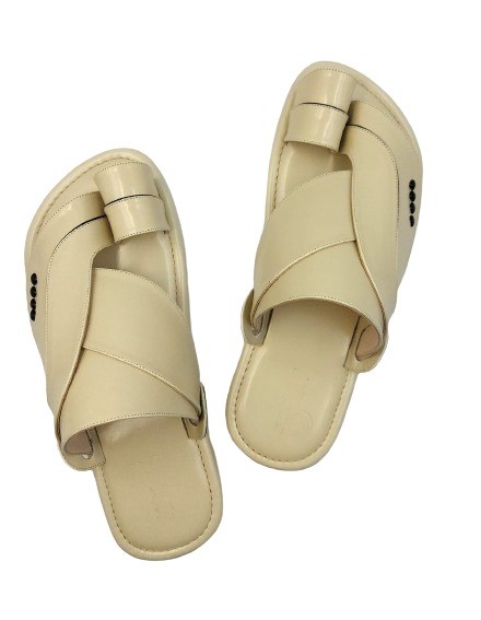 نعال شرقي سادة بيج تصميم باصبع