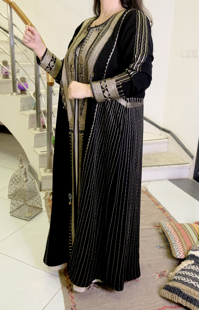 Abaya crepe with front embroidery (black) #125