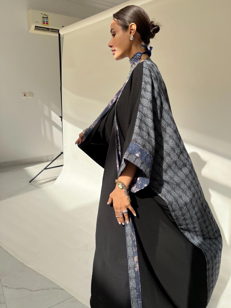 3 - Aura Abaya