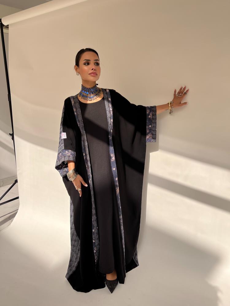 3 - Aura Abaya