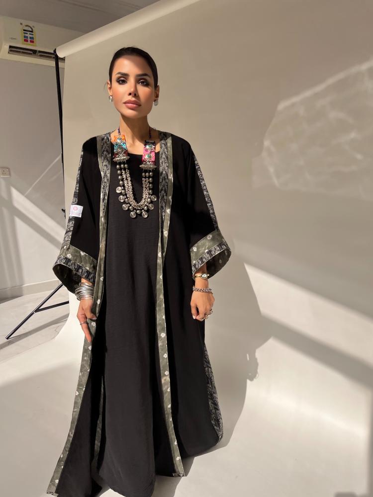1 - Aura Abaya