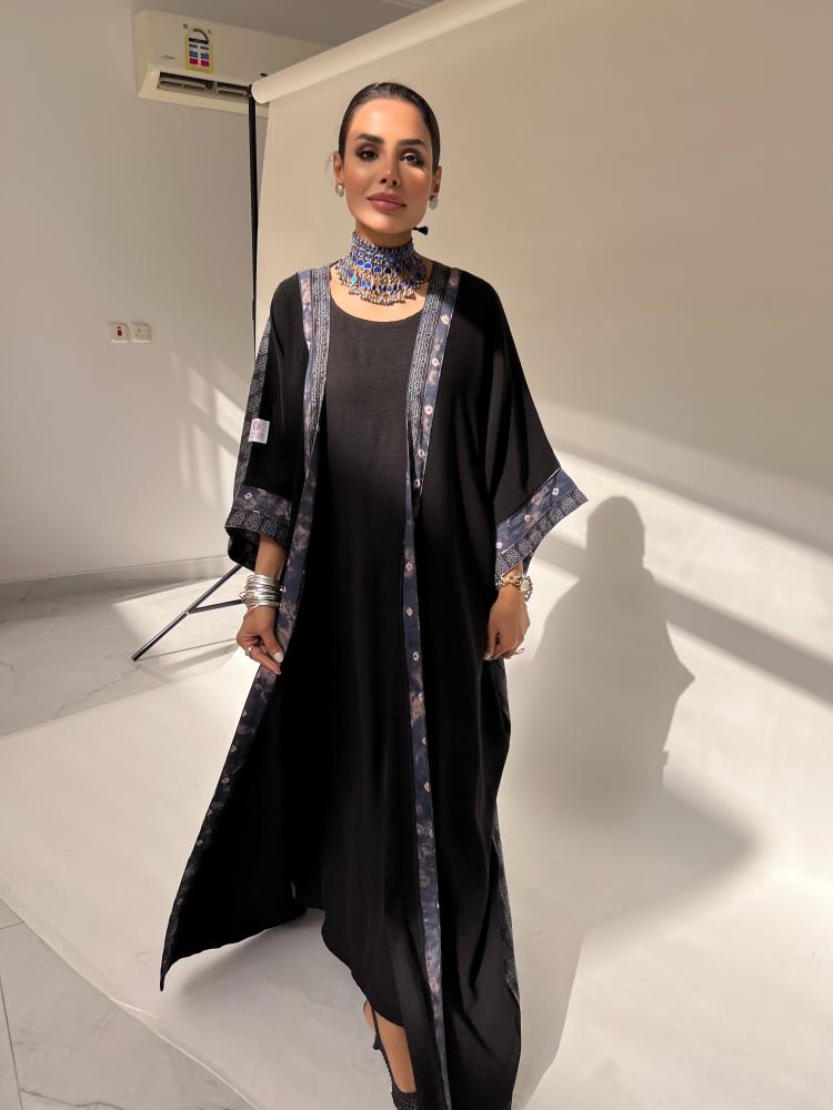 3 - Aura Abaya