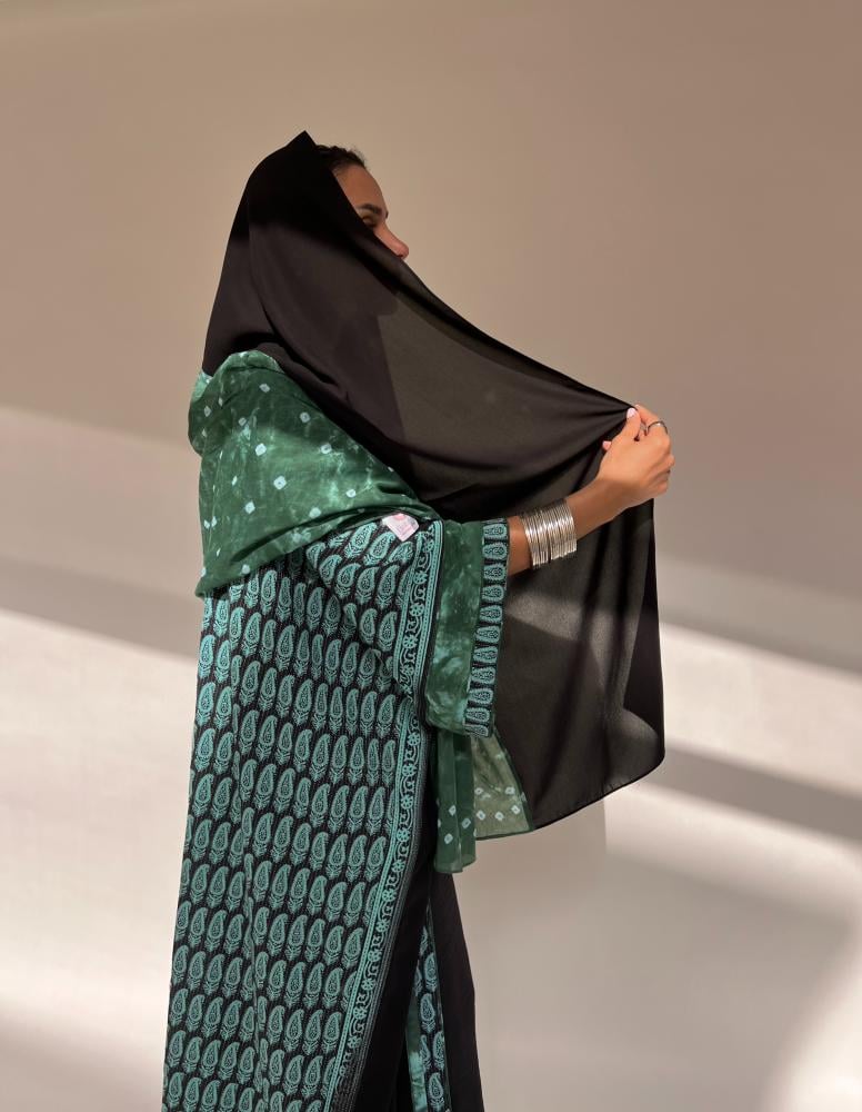 4 - Aura Abaya
