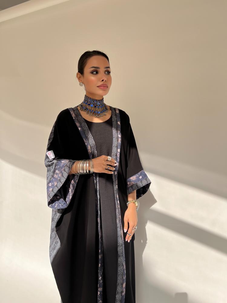 3 - Aura Abaya