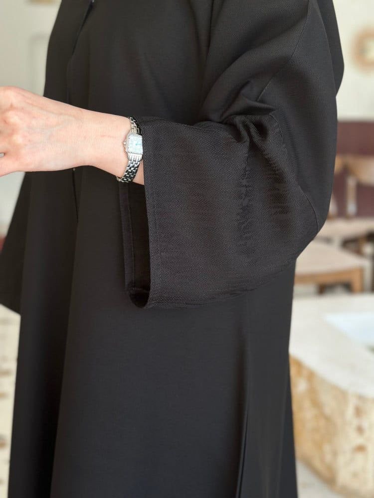 عباية قماش كوري تجمع بين البساطة والجودة لتصميم مثالي