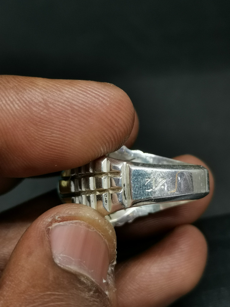 خاتم الفضة بحجر فيروز نيشابوري ايراني بصياغة جراح مرصع بالالماس عيار الفضة 925 مقاس الخاتم 22