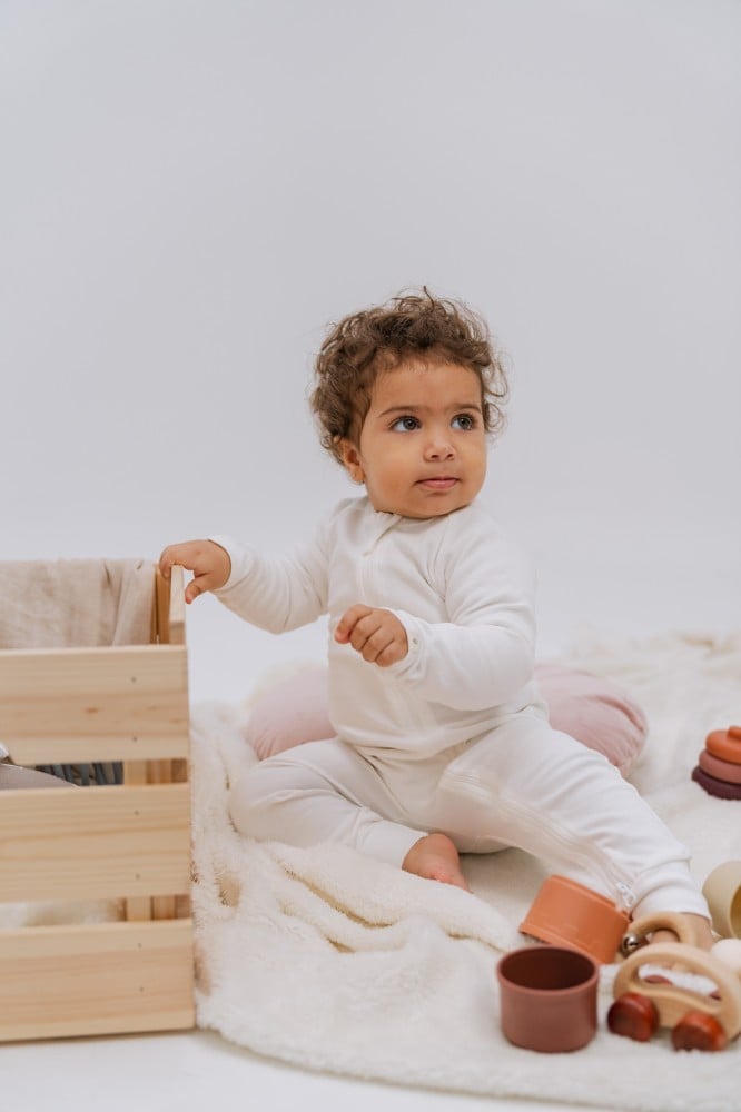 Open-footed organic cotton sleepwear | Coconut Milk