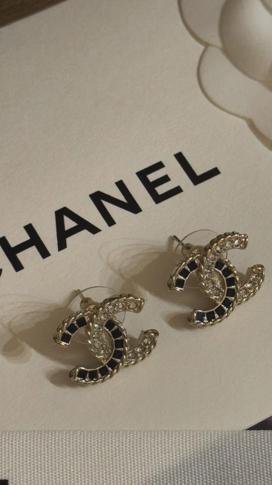 Chanel earrings black gold