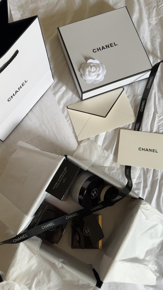 Chanel package