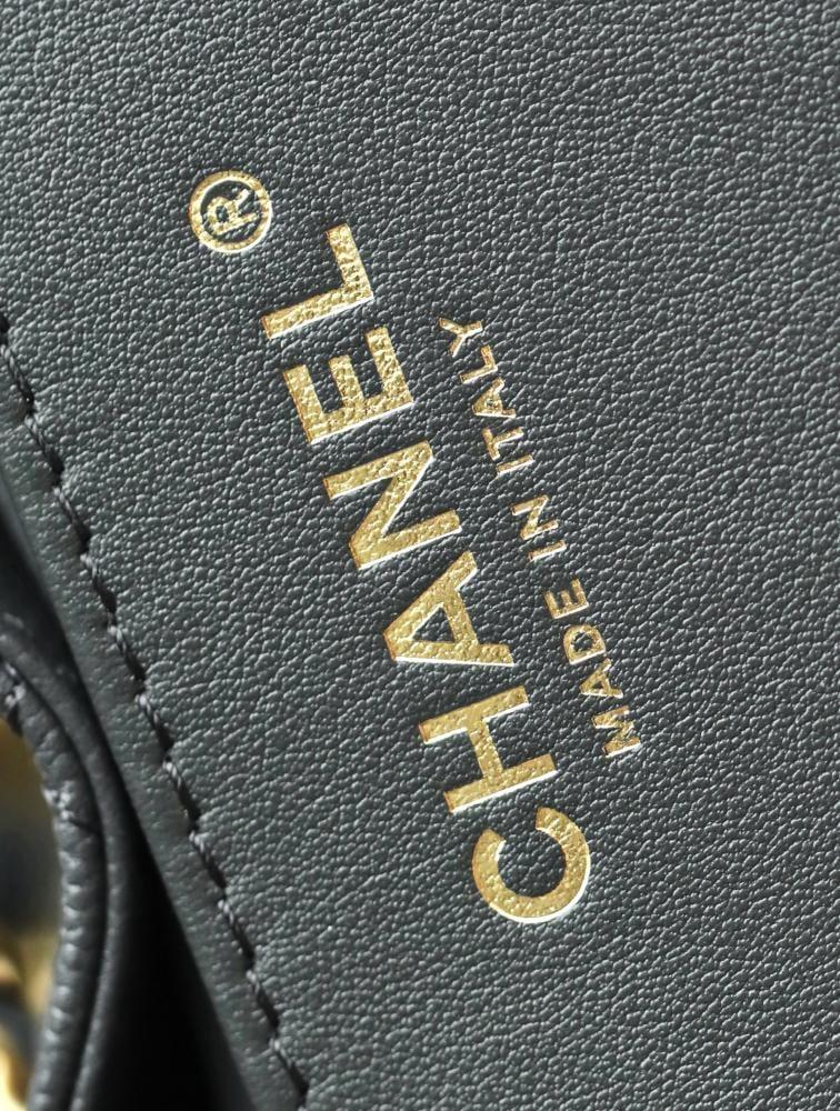 Chanel bag 25cm