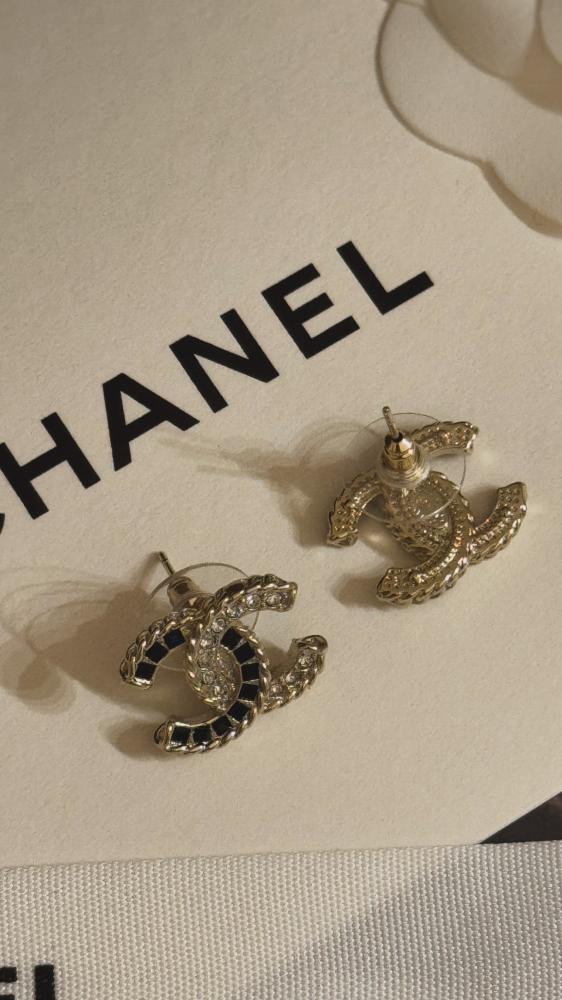 Chanel earrings black gold
