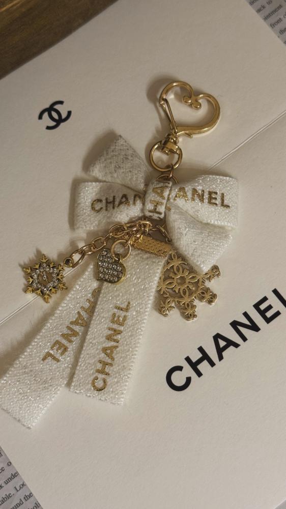 Chanel medal