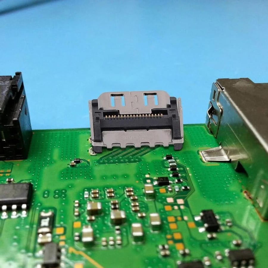 منفذ HDMI 2.1 بديل لجهاز بلايستيشن 5 (44HDH) — قطعة أصلية جديدة