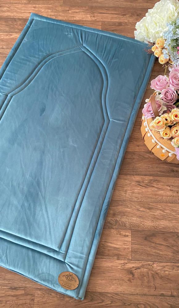 Large size sky-colored prayer rug