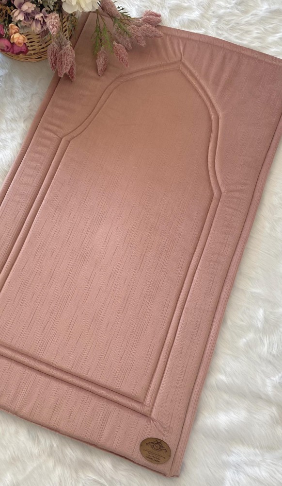 Prayer rug, color degree between pink and apricot