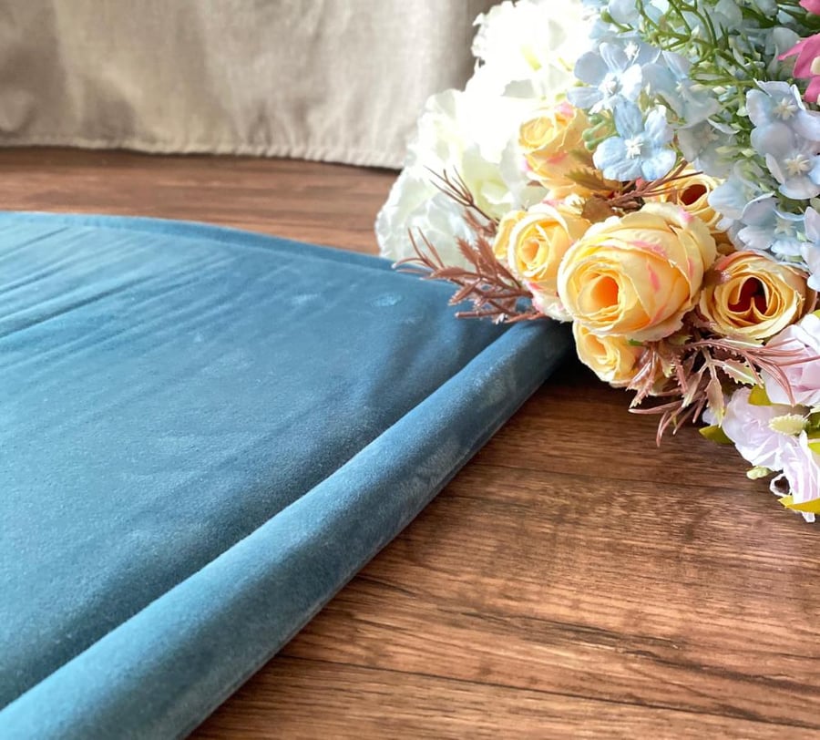 Large size sky-colored prayer rug