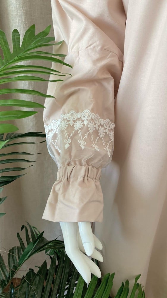 Prayer clothing with a head covering