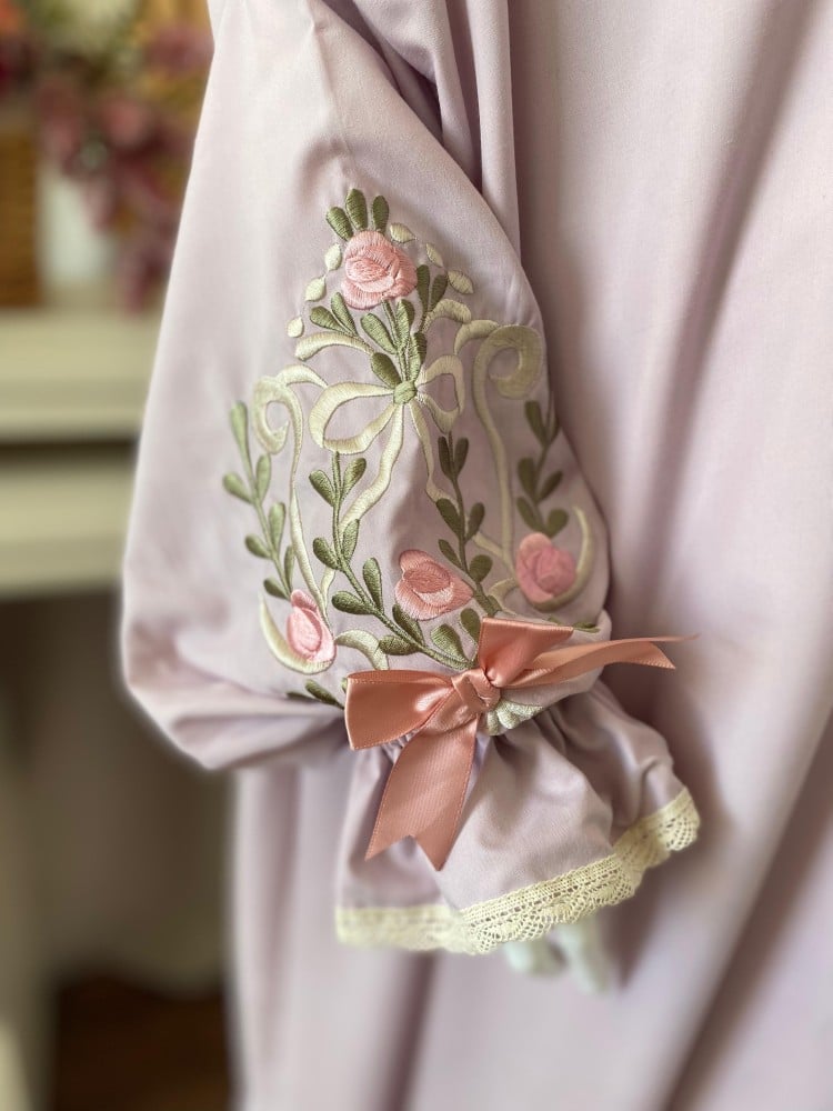 Prayer set with regular embroidered clothing and prayer niche rug