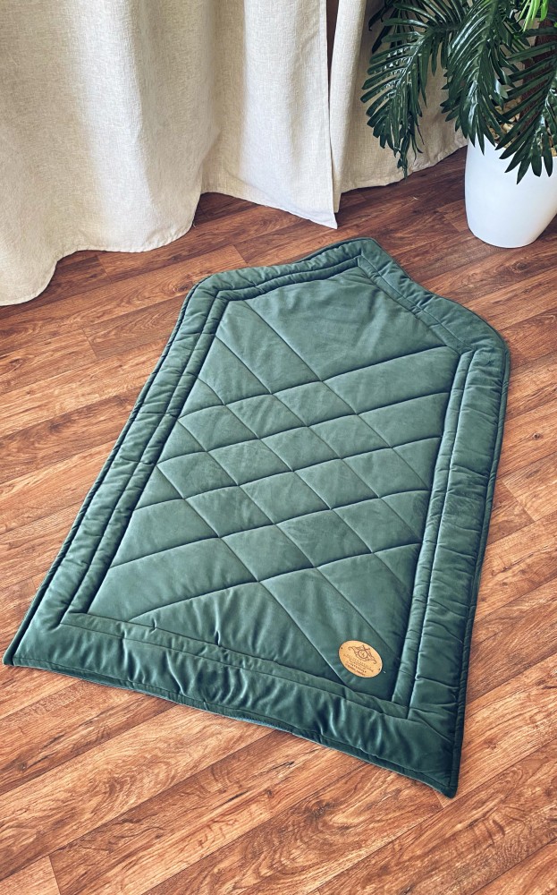 Green prayer rug
