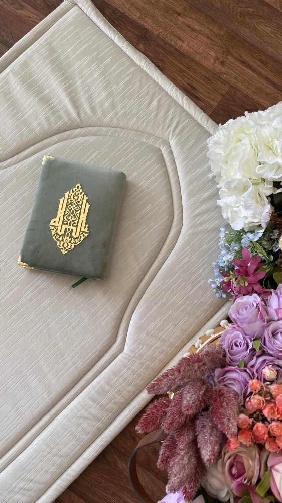 Prayer rug in beige color