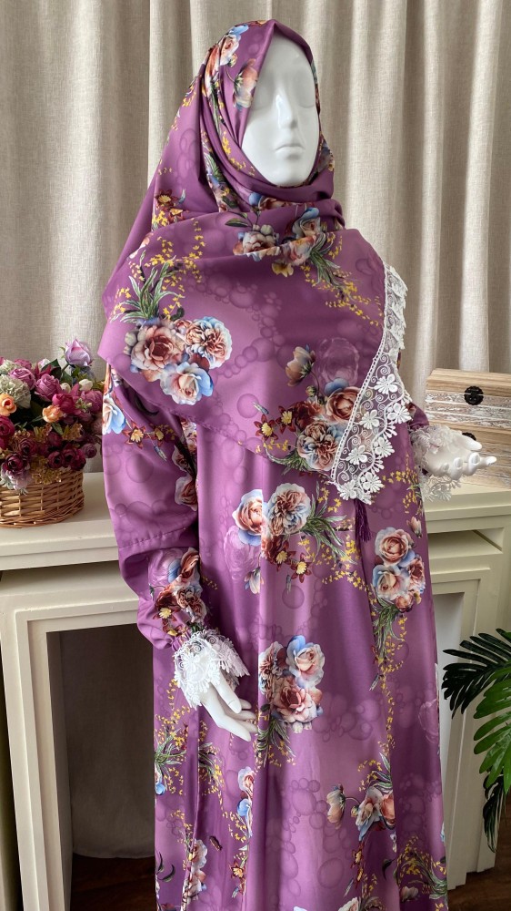Prayer clothing with a head covering