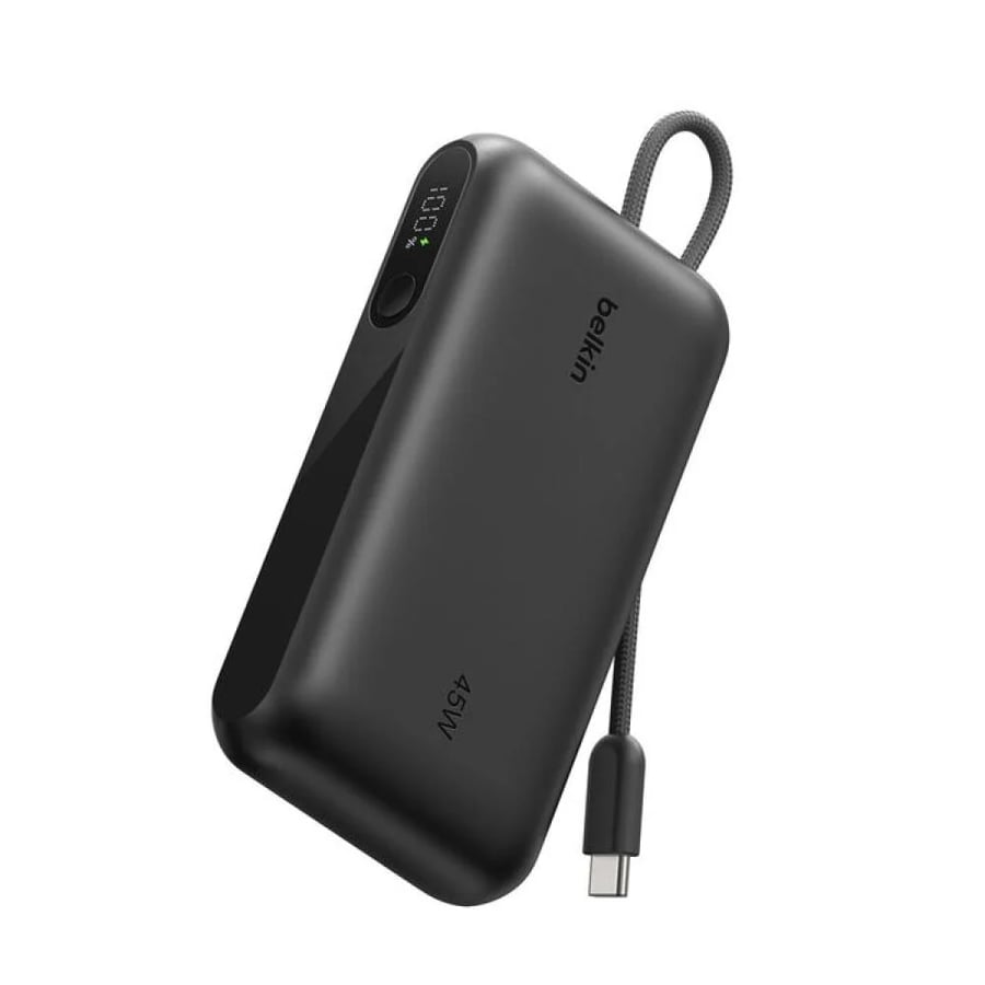 بطارية متنقلة بيلكن بسعة 10,000 مللي أمبير وقدرة 45 واط، مع كابل USB-C مدمج وشاشة عرض – أسود