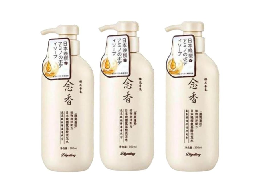 Sakura (Shampoo + Conditioner + Wash) 300 ml * 3
