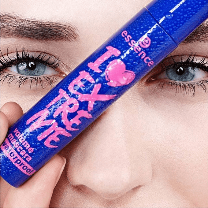 Essence I Love Extreme Waterproof and Volumizing Mascara, Black