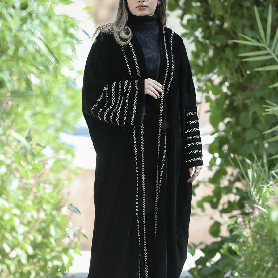 [V4] - عباية مخمل أسود