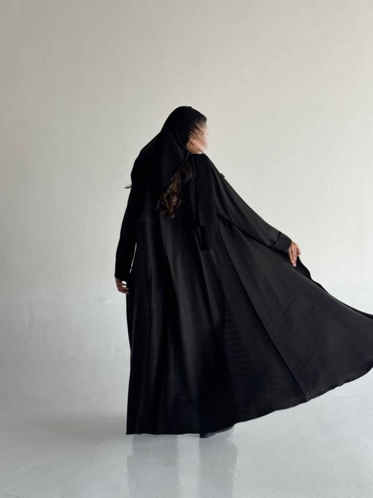 عباية كلوش سوداء
