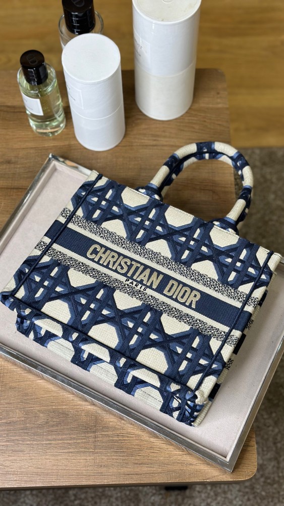 DIOR ديور حجم صغير