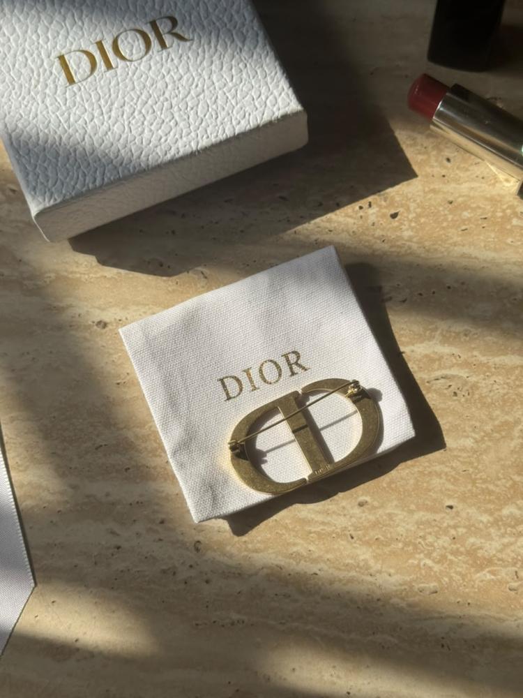 DIOR بروش