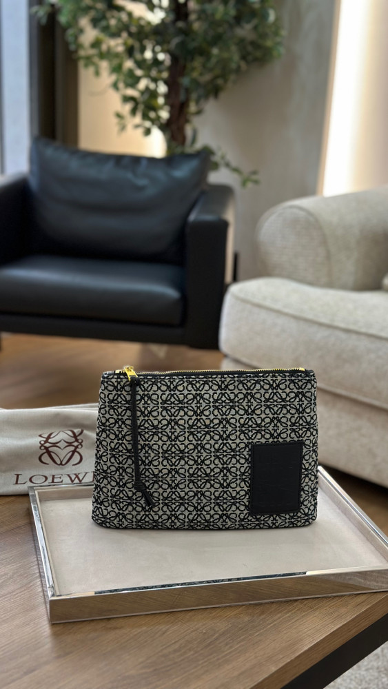 LOEWE لويڤي