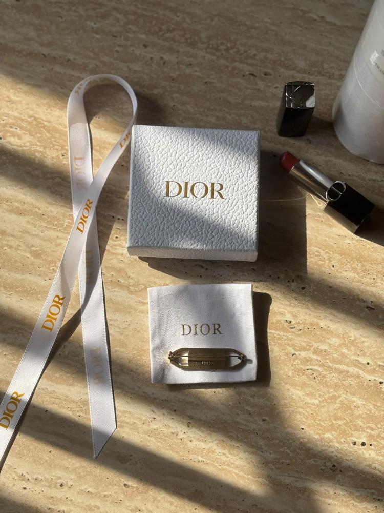 DIOR بروش