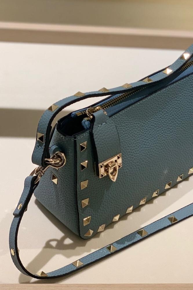 VALENTINO ڤالنتينو