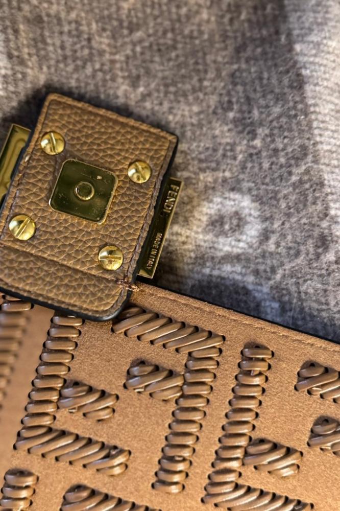 FENDI  فيندي