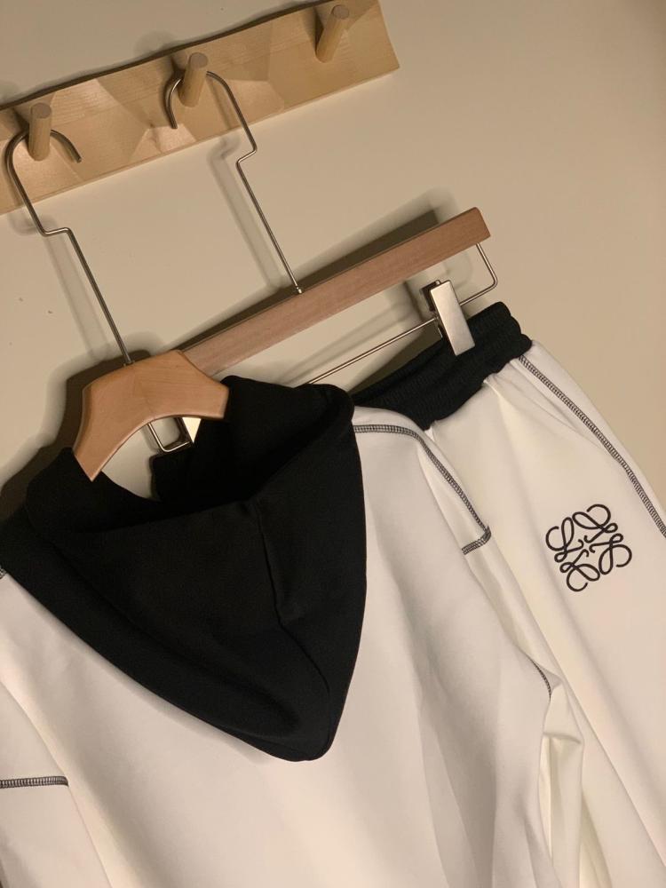 LOEWE لويڤي