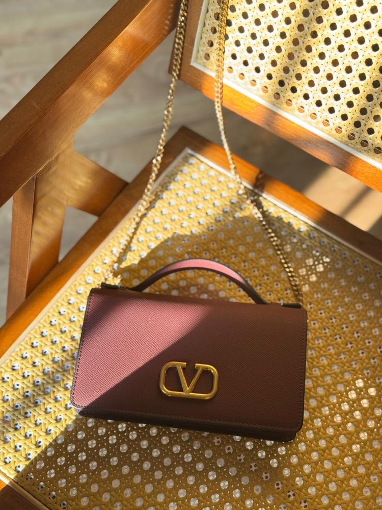 VALENTINO ڤالنتينو