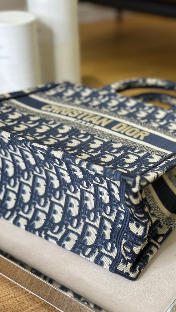DIOR ديور حجم صغير