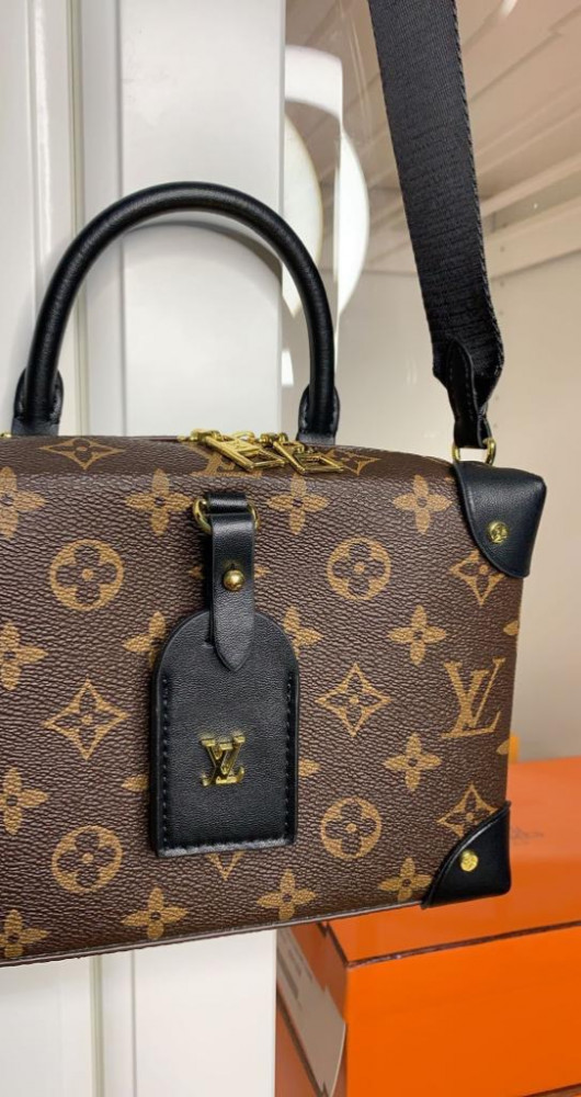 LOUIS VUITTON حقيبة لويس فيتون